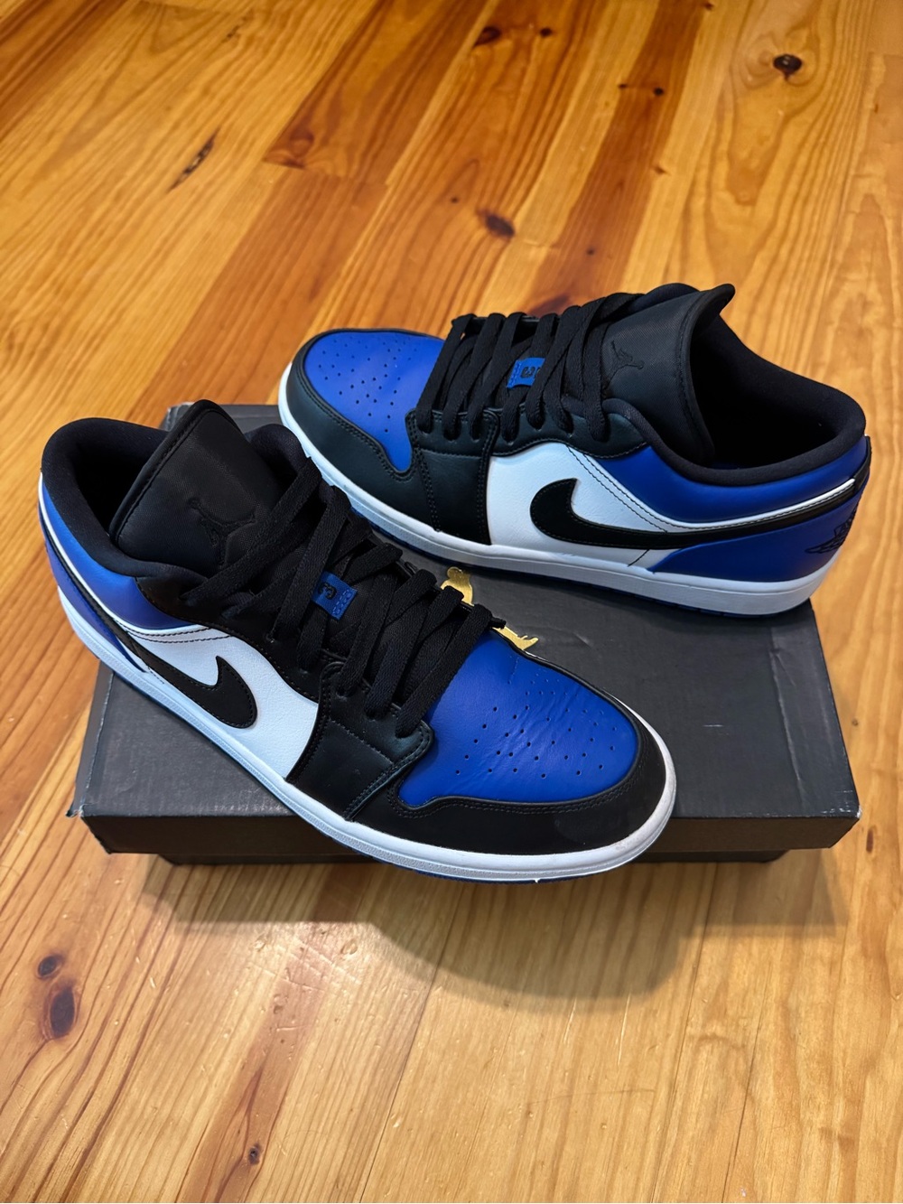 Nike Air Jordan 1 Low ‘Royal Toe’ Men’s SIZE 11 Sneakers Shoes